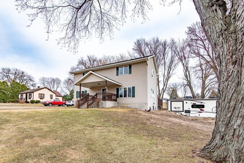 2692 Geranium Ave E, Maplewood, MN 55119