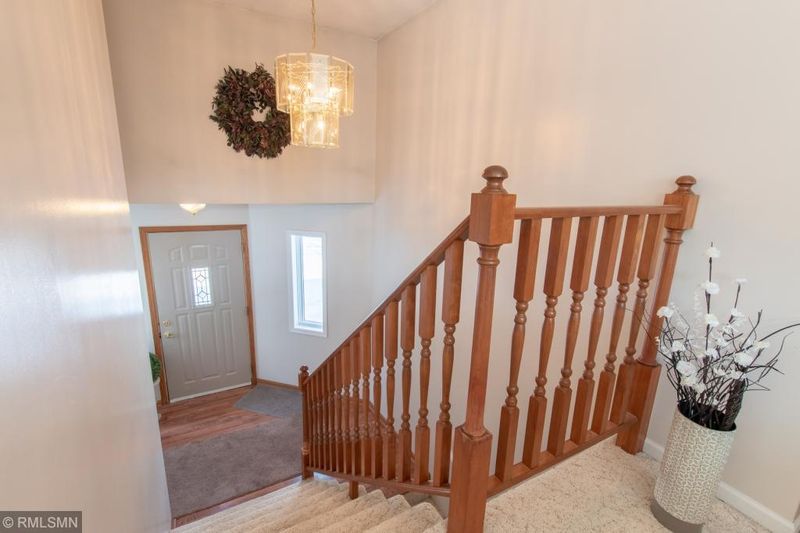 105 Woodridge Dr, Cannon Falls, MN 55009