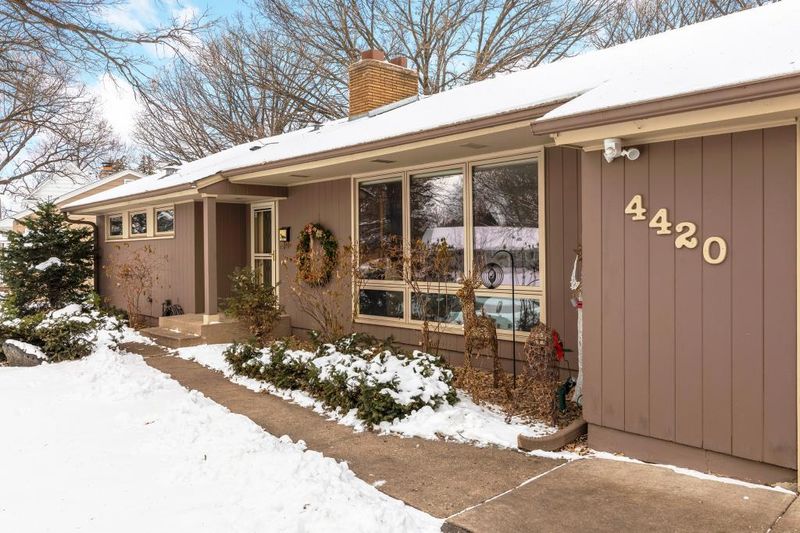 4420 Dunberry Ln, Edina, MN 55435