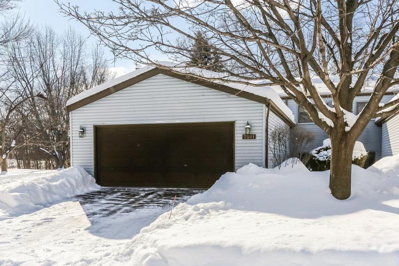 7501 Landau Curve, Bloomington, MN 55438