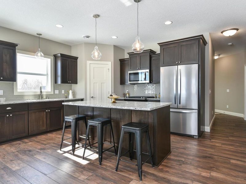 415 Laura Ln, Saint Michael, MN 55376