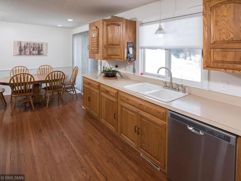 2613 Brookview Dr E, Maplewood, MN 55119