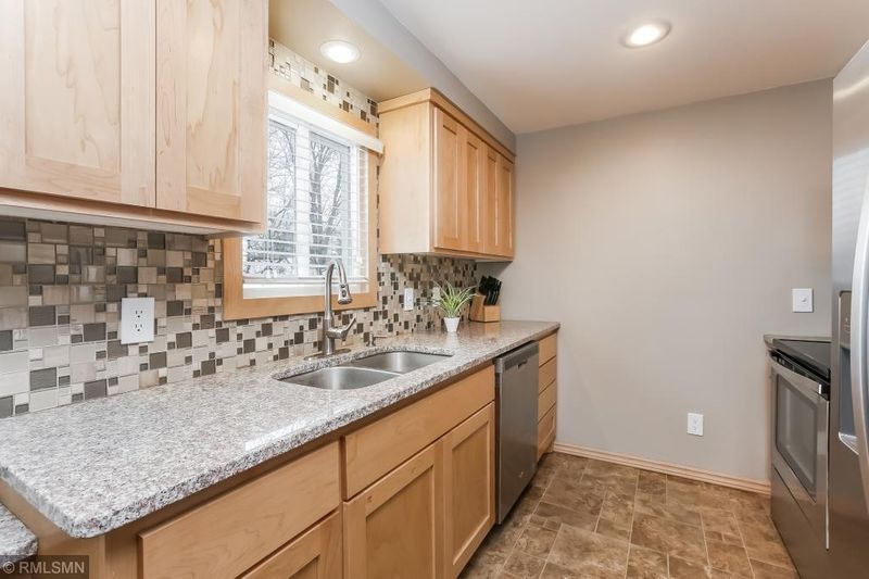 8213 Cloman Ave, Inver Grove Heights, MN 55076