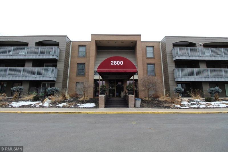 2800 Hamline Ave N #129, Roseville, MN 55113