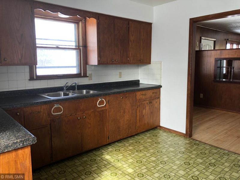 407 5th St NW, Montgomery, MN 56069