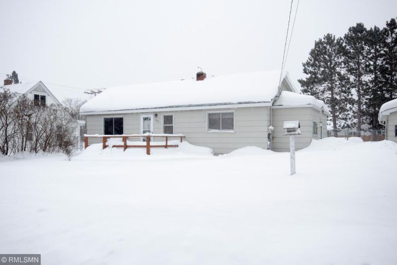 808 21st St NW, Bemidji, MN 56601
