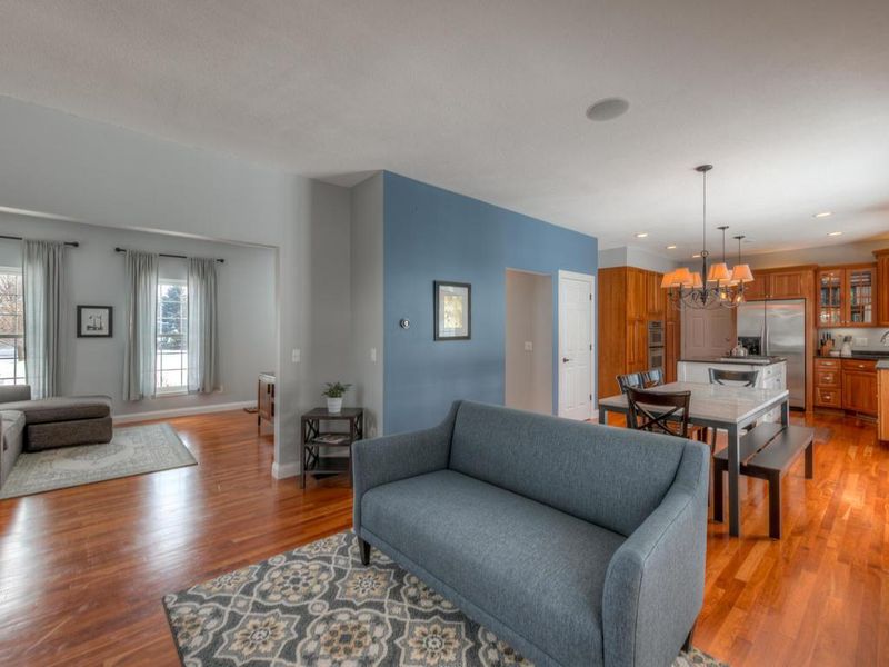 17093 Isleton Ave, Lakeville, MN 55044