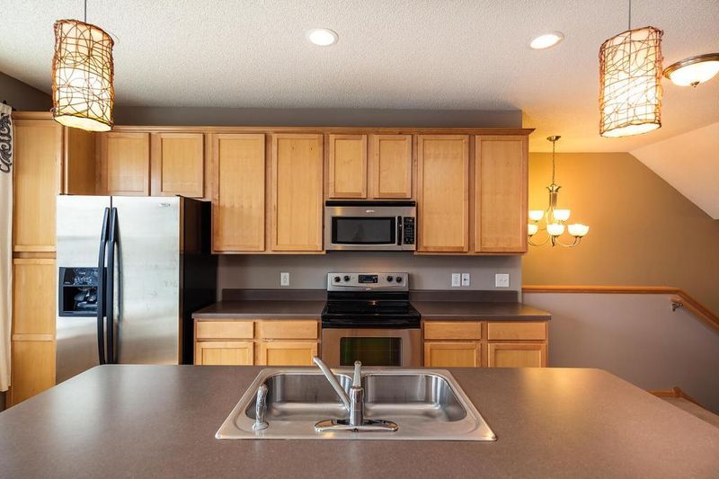 8465 Emery Pw N #902, Champlin, MN 55316