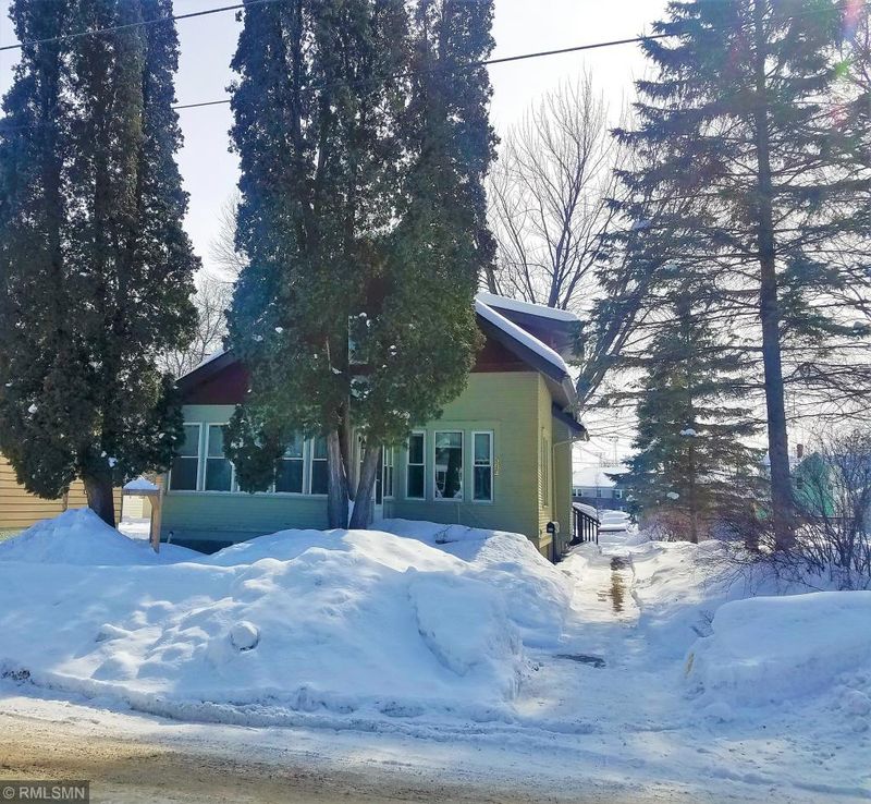 304 Elm Ave SE, Montgomery, MN 56069