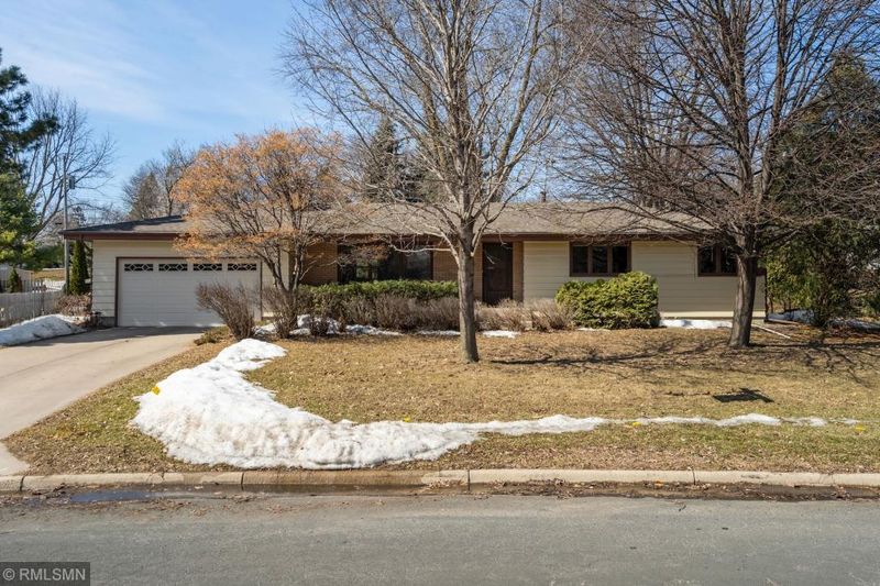 2315 Brunswick Ave N, Golden Valley, MN 55422