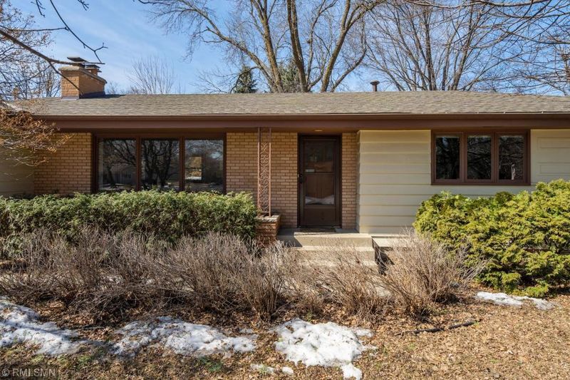 2315 Brunswick Ave N, Golden Valley, MN 55422