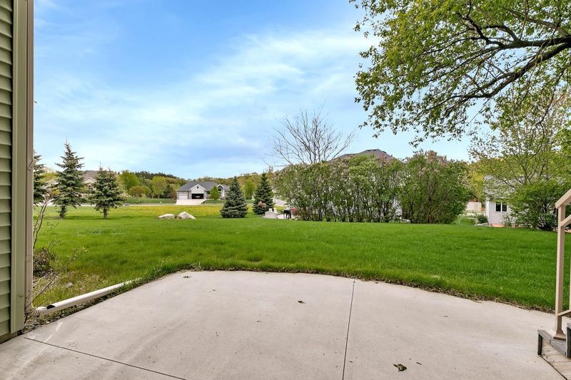 1614 Southwood Ct, Saint Cloud, MN 56301