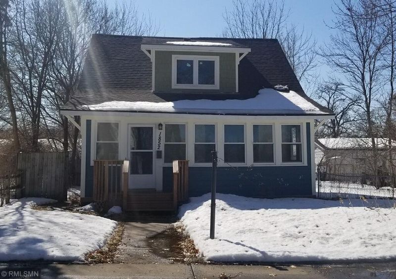 1852 Hawthorne Ave E, Saint Paul, MN 55119