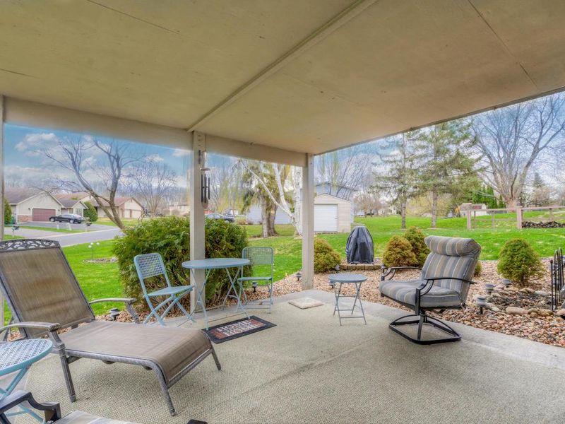 7142 Polaris Ln N, Maple Grove, MN 55311