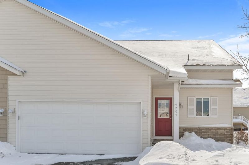 4204 Rymark Ct, Shakopee, MN 55379