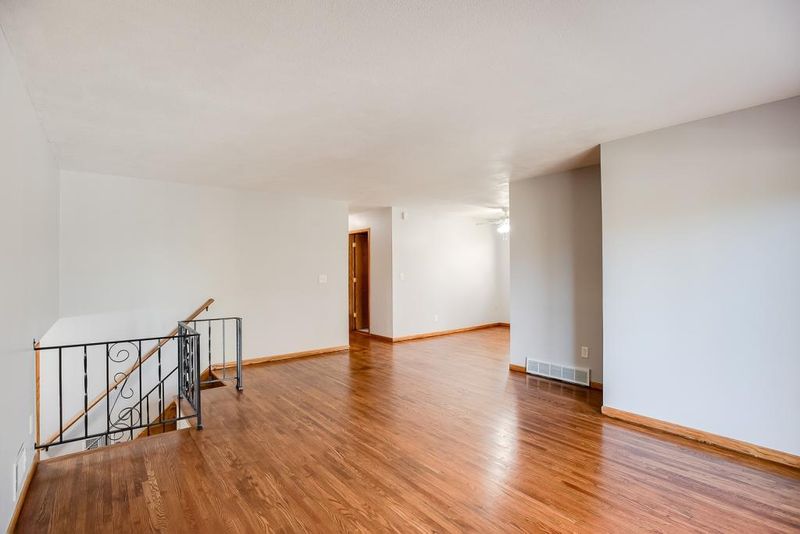 3439 Mcknight Rd N, White Bear Lake, MN 55110