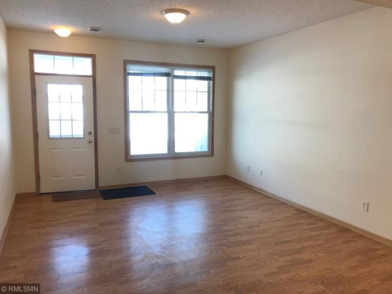 3313 Hazel Trl #B, Woodbury, MN 55129