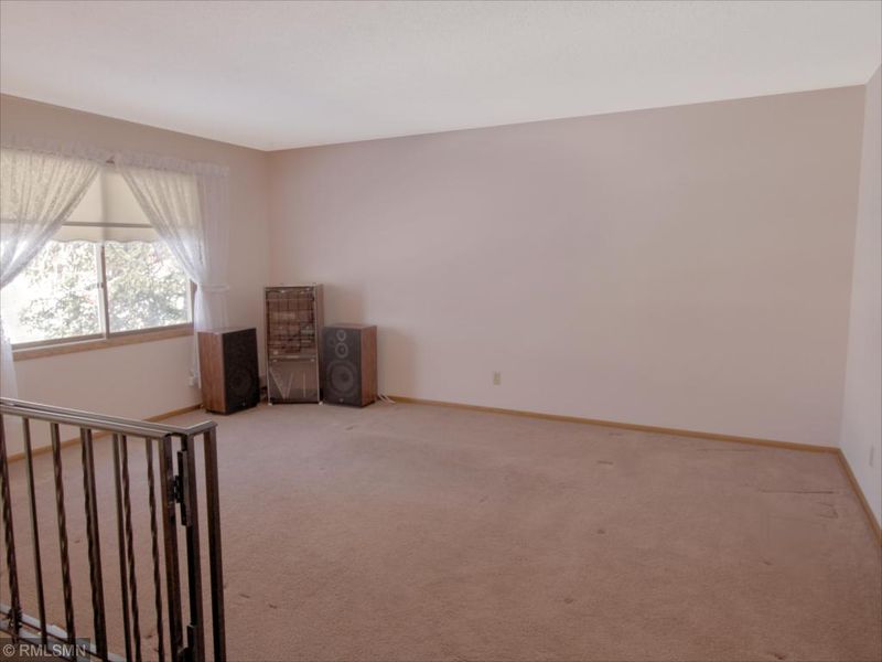1826 Hyacinth Ave E, Saint Paul, MN 55119