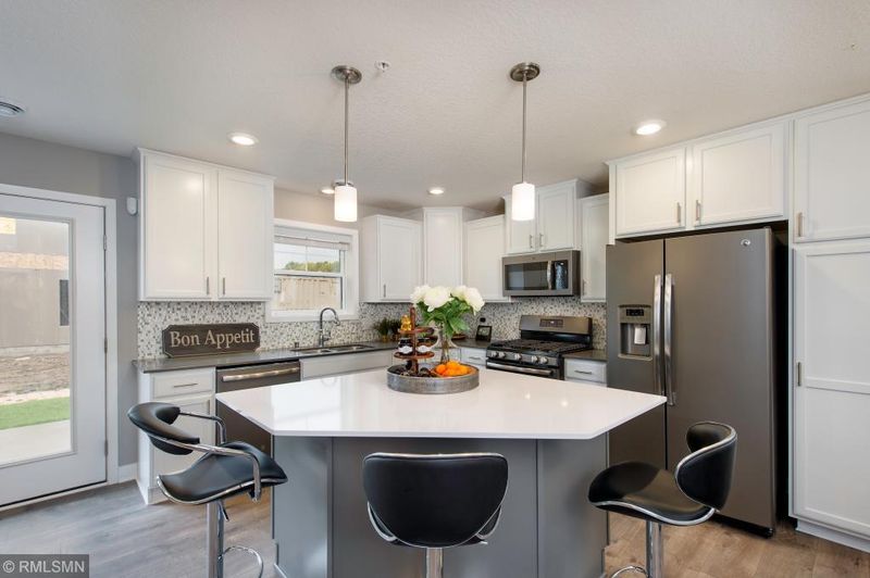 10265 Dallas Ln N, Maple Grove, MN 55369