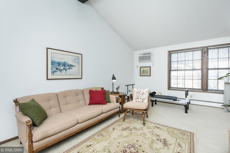 934 Westbrooke Way #5, Hopkins, MN 55343