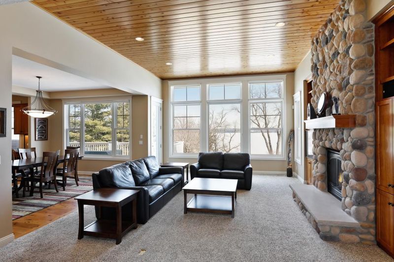 3920 White Oak Ln, Excelsior, MN 55331