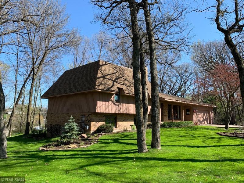 14 Elmwood Dr, Pine Island, MN 55963