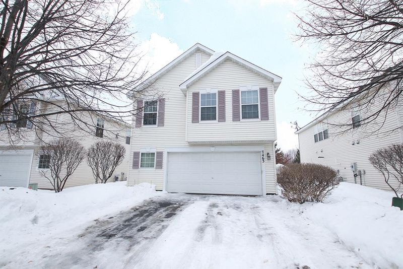 7463 Hampton Ln, Shakopee, MN 55379