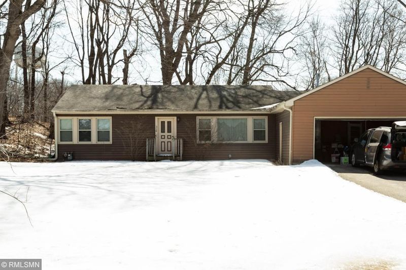 360 Ridgeview Dr, Wayzata, MN 55391