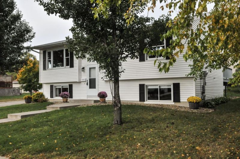 839 48th Ave NW, Rochester, MN 55901