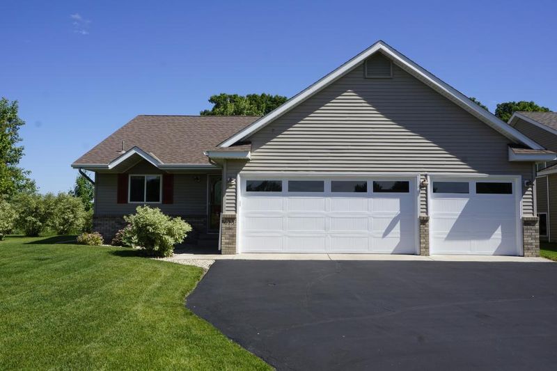 623 Iris Ln NE, Saint Joseph, MN 56374