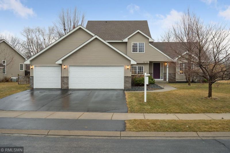7009 Whitehall Rd, Shakopee, MN 55379