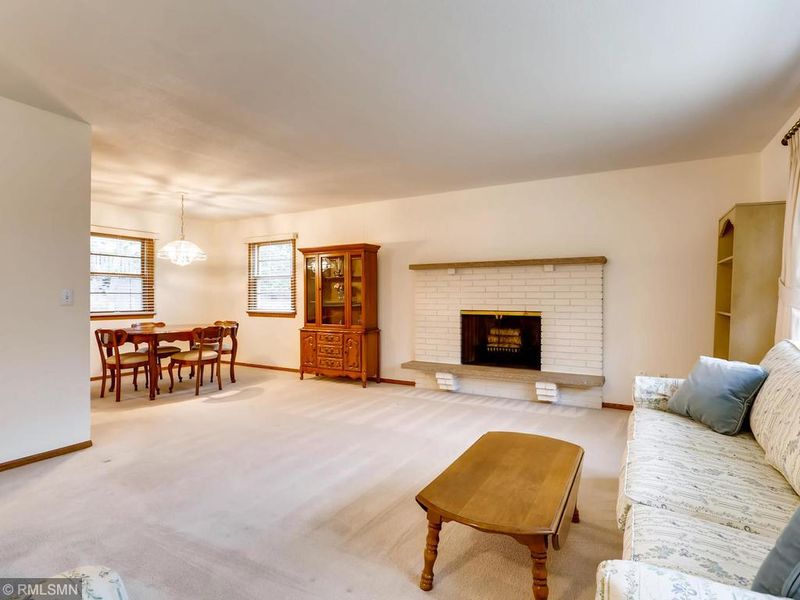 402 16th Ave NW, New Brighton, MN 55112