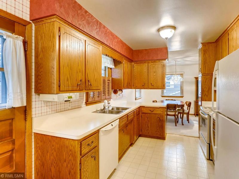 402 16th Ave NW, New Brighton, MN 55112