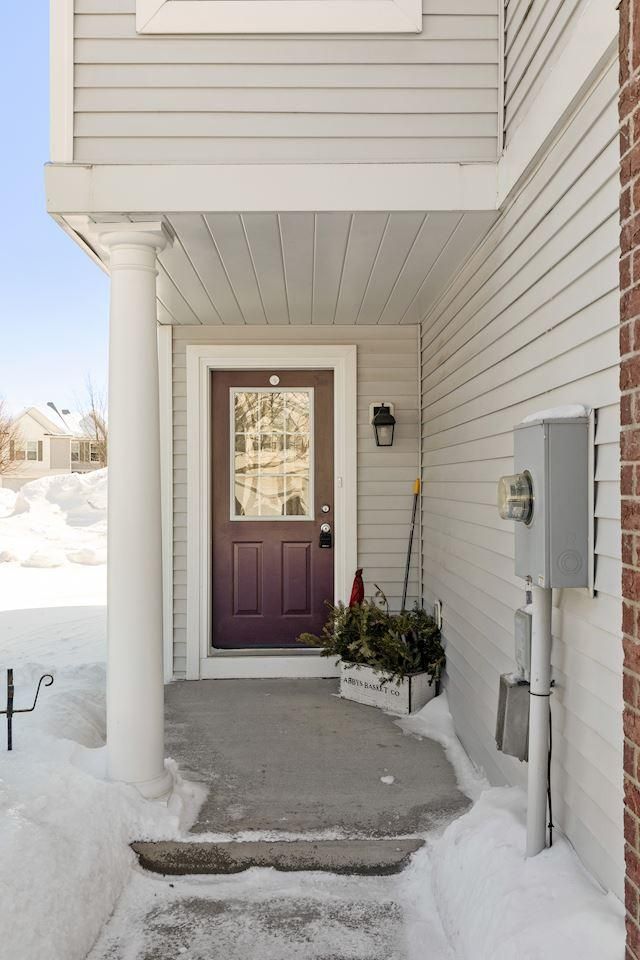 10622 Pond Curve, Woodbury, MN 55129
