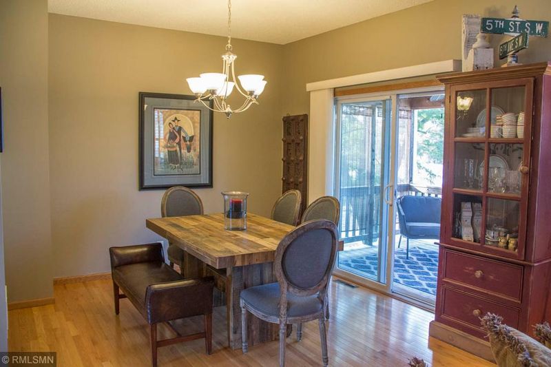 105 Alberta Ln, Little Canada, MN 55117