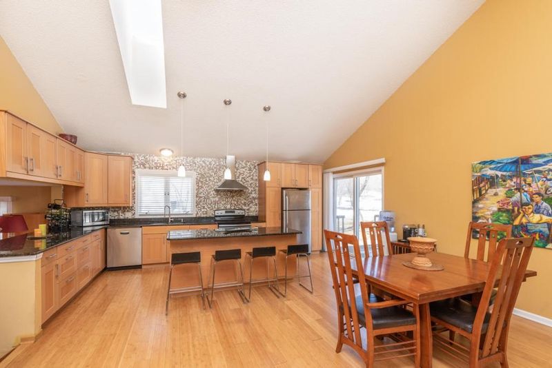 18755 Clear View Dr, Minnetonka, MN 55345