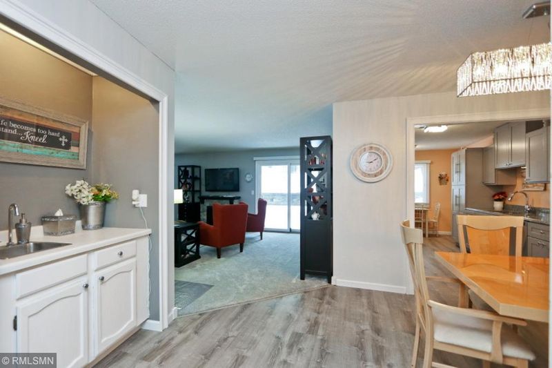 5148 Balmoral Ln, Bloomington, MN 55437