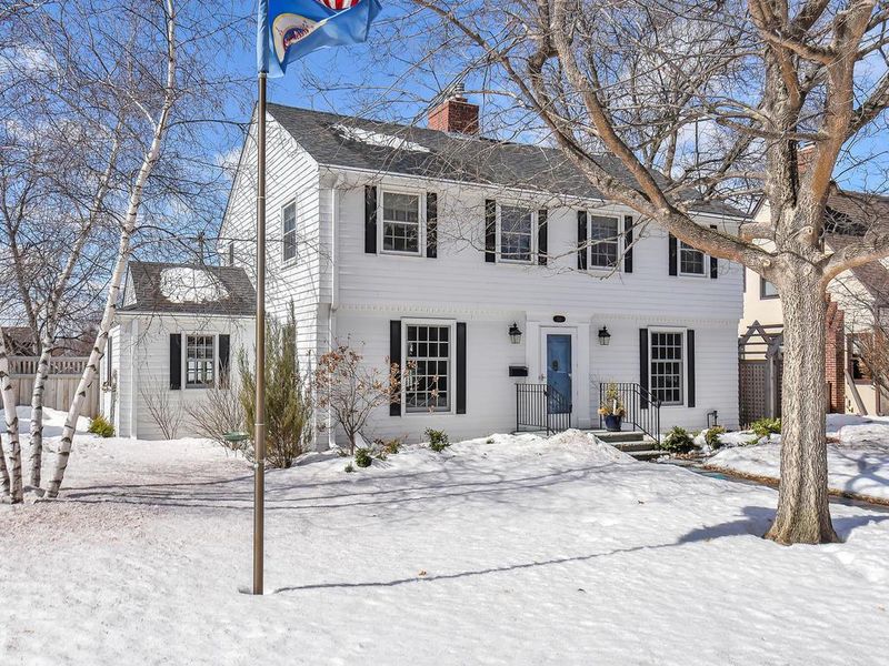 709 Kenneth St, Saint Paul, MN 55116