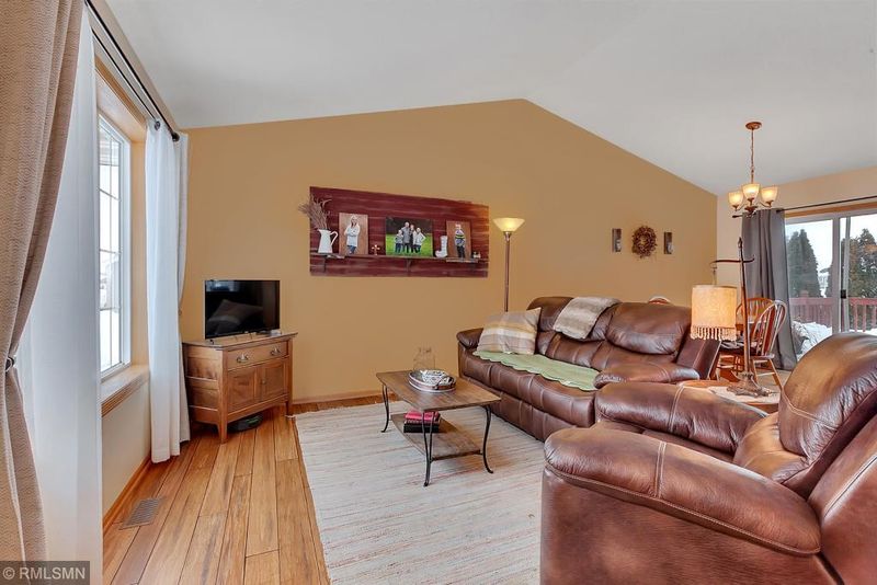 11246 Laura Cir, Becker, MN 55308