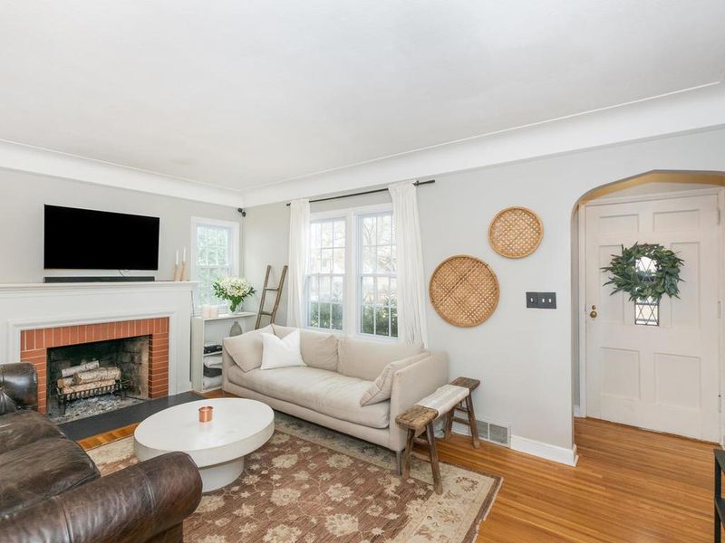 2937 Florida Ave S, Saint Louis Park, MN 55426
