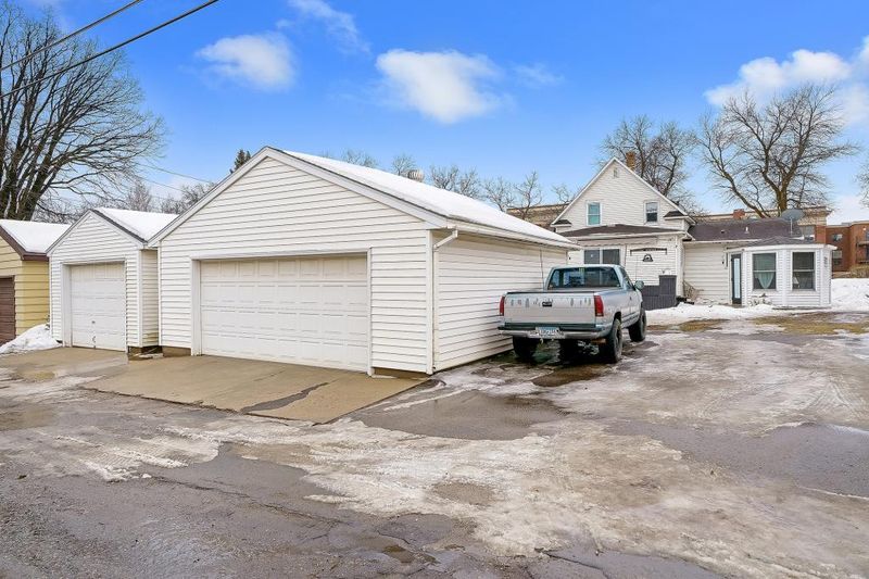811 10th St N, Virginia, MN 55792