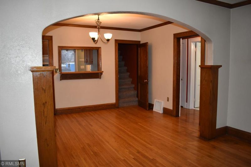 1254 4th St E, Saint Paul, MN 55106