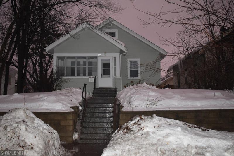 1254 4th St E, Saint Paul, MN 55106
