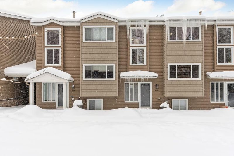 342 Pondridge Cir, Wayzata, MN 55391