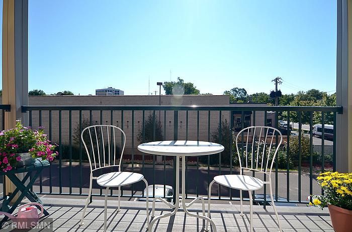 2600 University Ave SE #205, Minneapolis, MN 55414