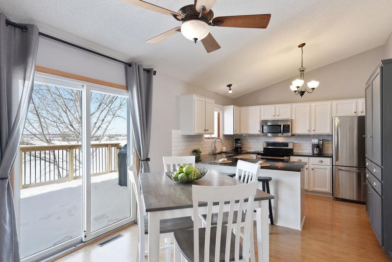 1632 Clearwater Rd, Waconia, MN 55387