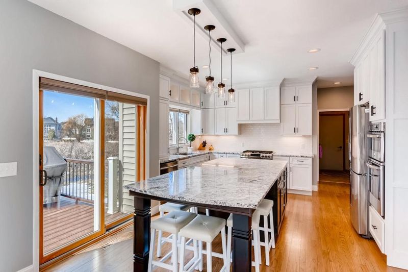 17455 34th Ave N, Plymouth, MN 55447