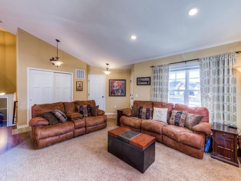 13999 Addison Ave, Rosemount, MN 55068
