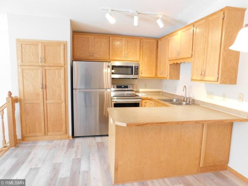 140 21st Ave SW, Cambridge, MN 55008