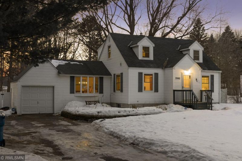 7990 Sunnyside Rd, Mounds View, MN 55112